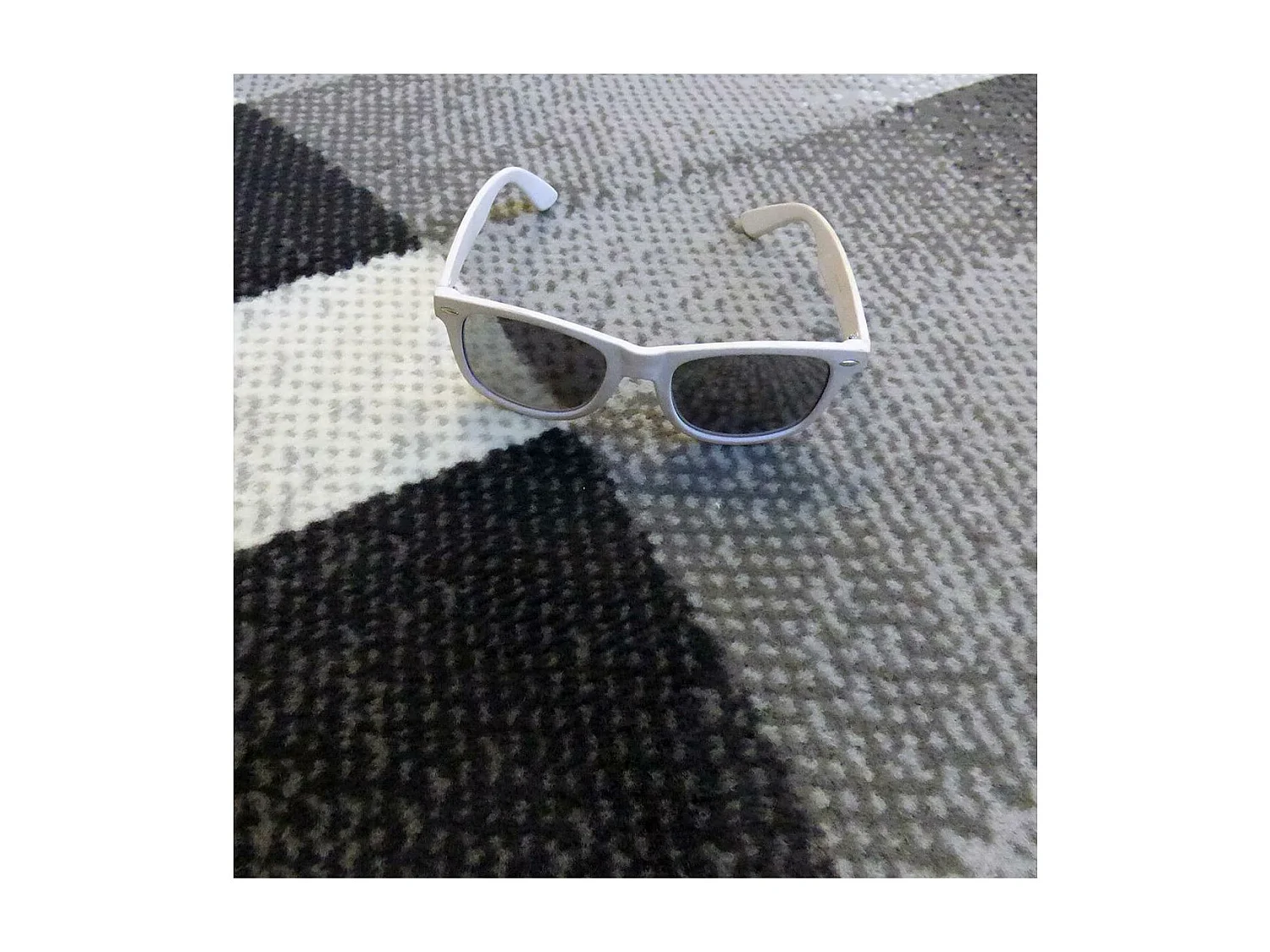 tapis salon 160x225 tissé gris et noir rectangle motif géométrique LYN1 DIAPO