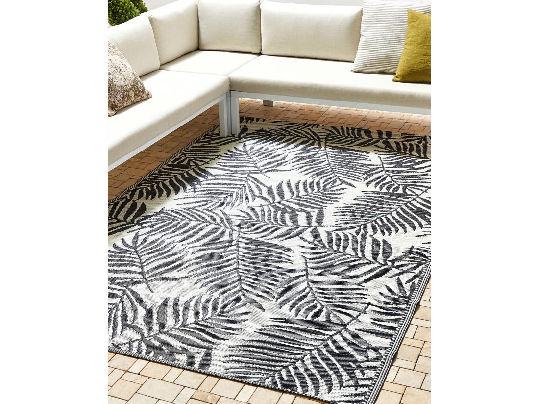 vente unique Tapis extérieur noir au motif feuilles de palmier 180 x 270 cm KOTA