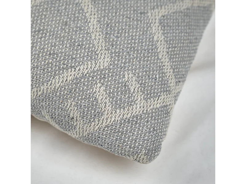 Coussin carré 40 x 40 cm coton brodé avec dessin tribal gris - FLARE