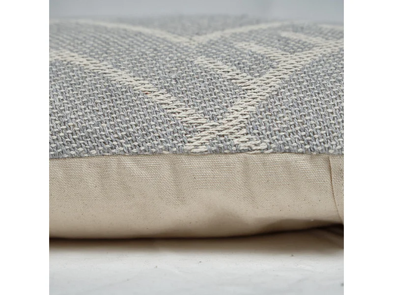 Coussin carré 40 x 40 cm coton brodé avec dessin tribal gris - FLARE