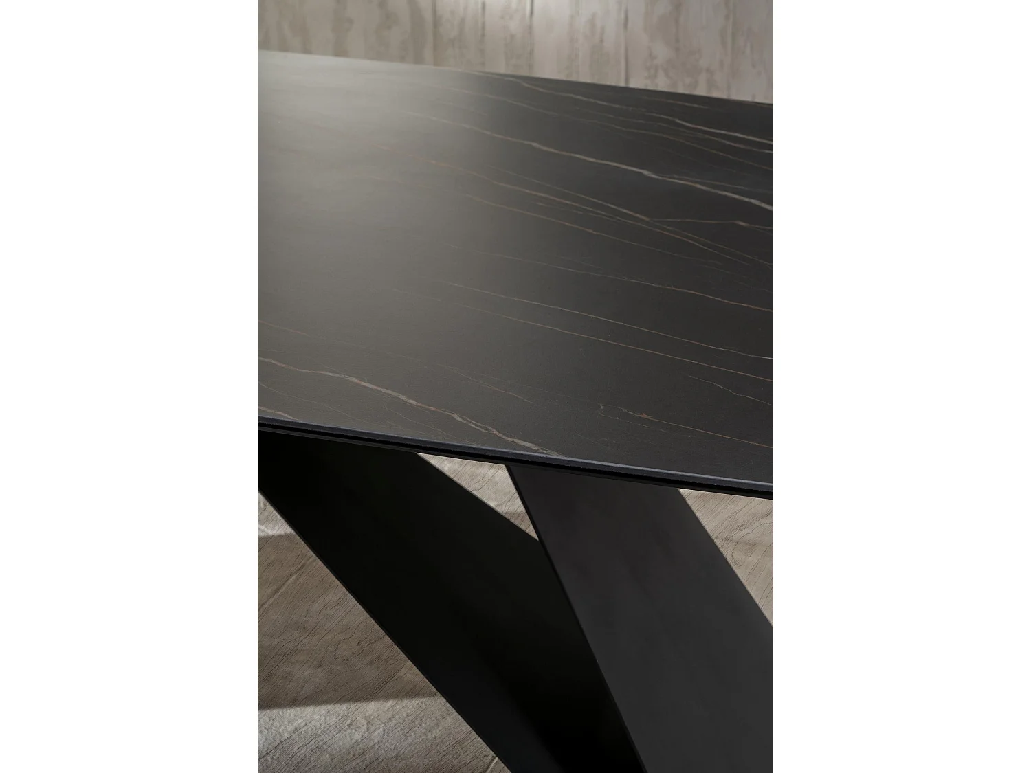 Thanos - Fester Tisch (220 x 110 cm) aus schwarzer Keramik