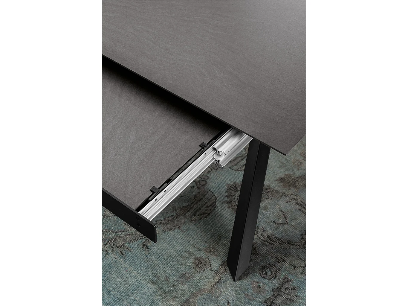 Xavier Table Extensible (170/270x90 cm) en HPL sur MDF Gris Foncé