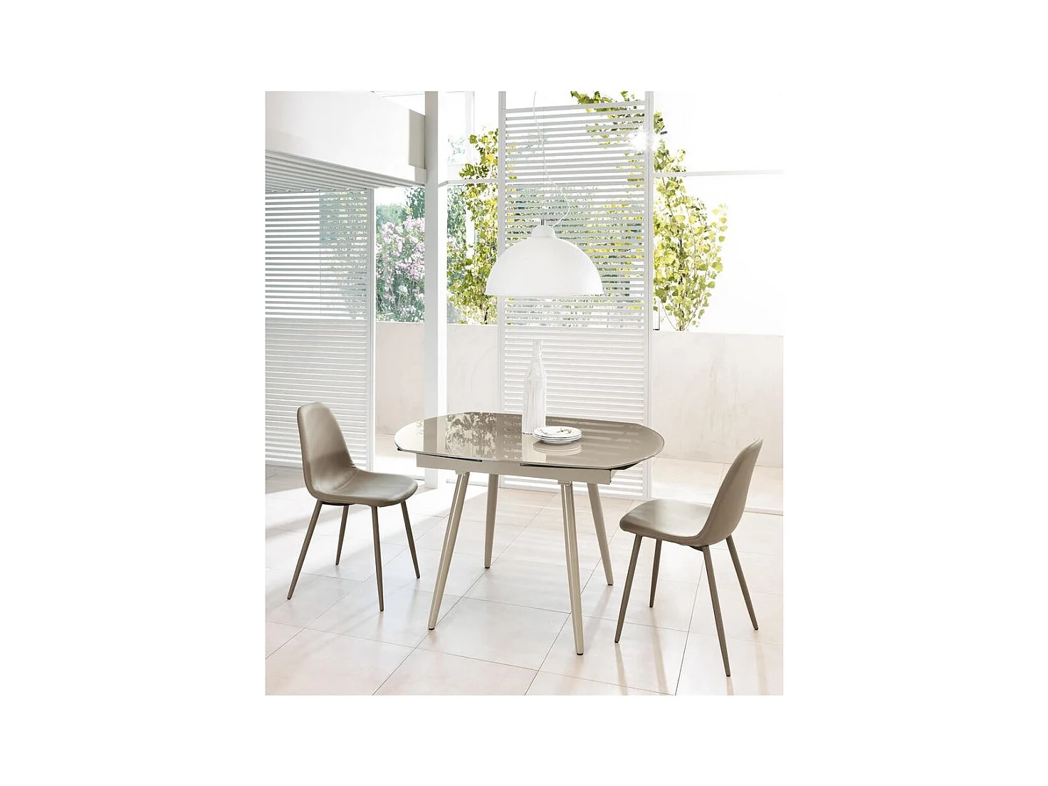 Table extensible Kyoto Four en verre trempé gris tourterelle jusqu'à 180 cm