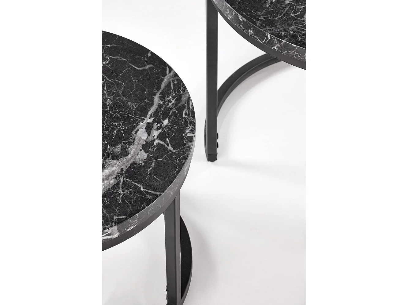 Ensemble de deux tables basses gigognes aspect marbre noir Cepheus