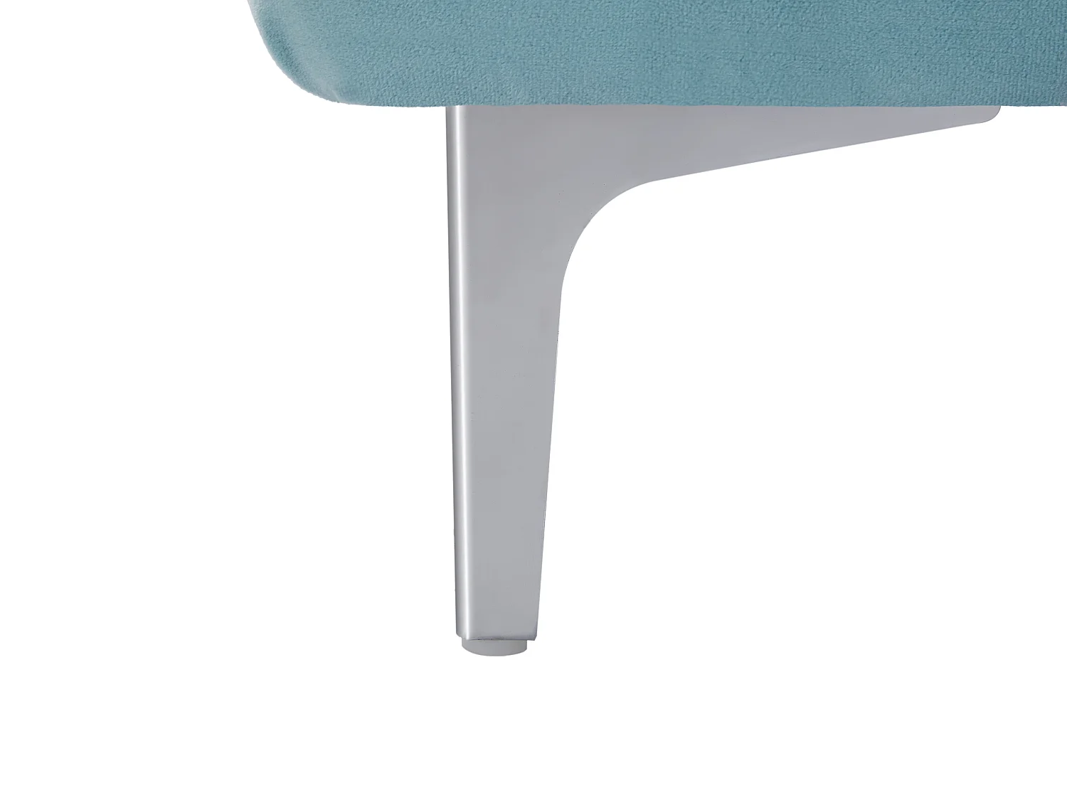 Fauteuil chesterfield en velours bleu pastel EDWINA