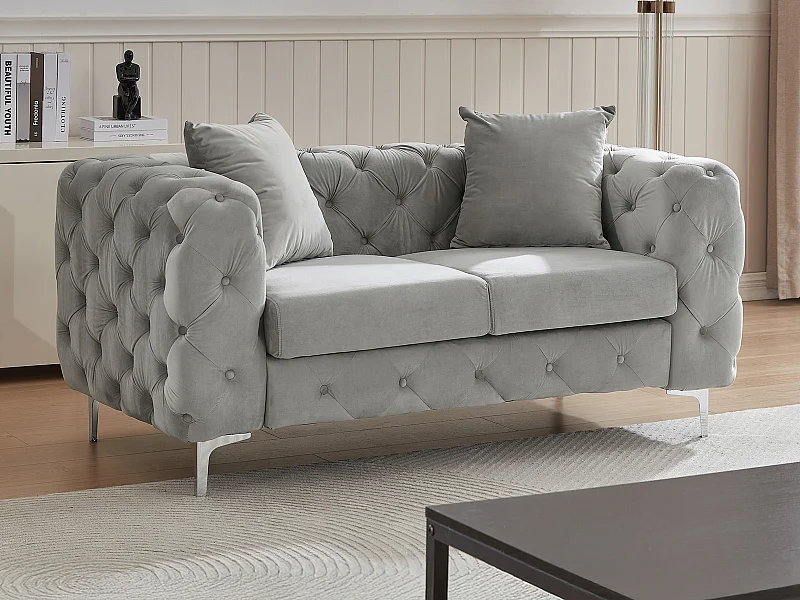 Tweezits-Chesterfield-bank van lichtgrijs velours EDWINA