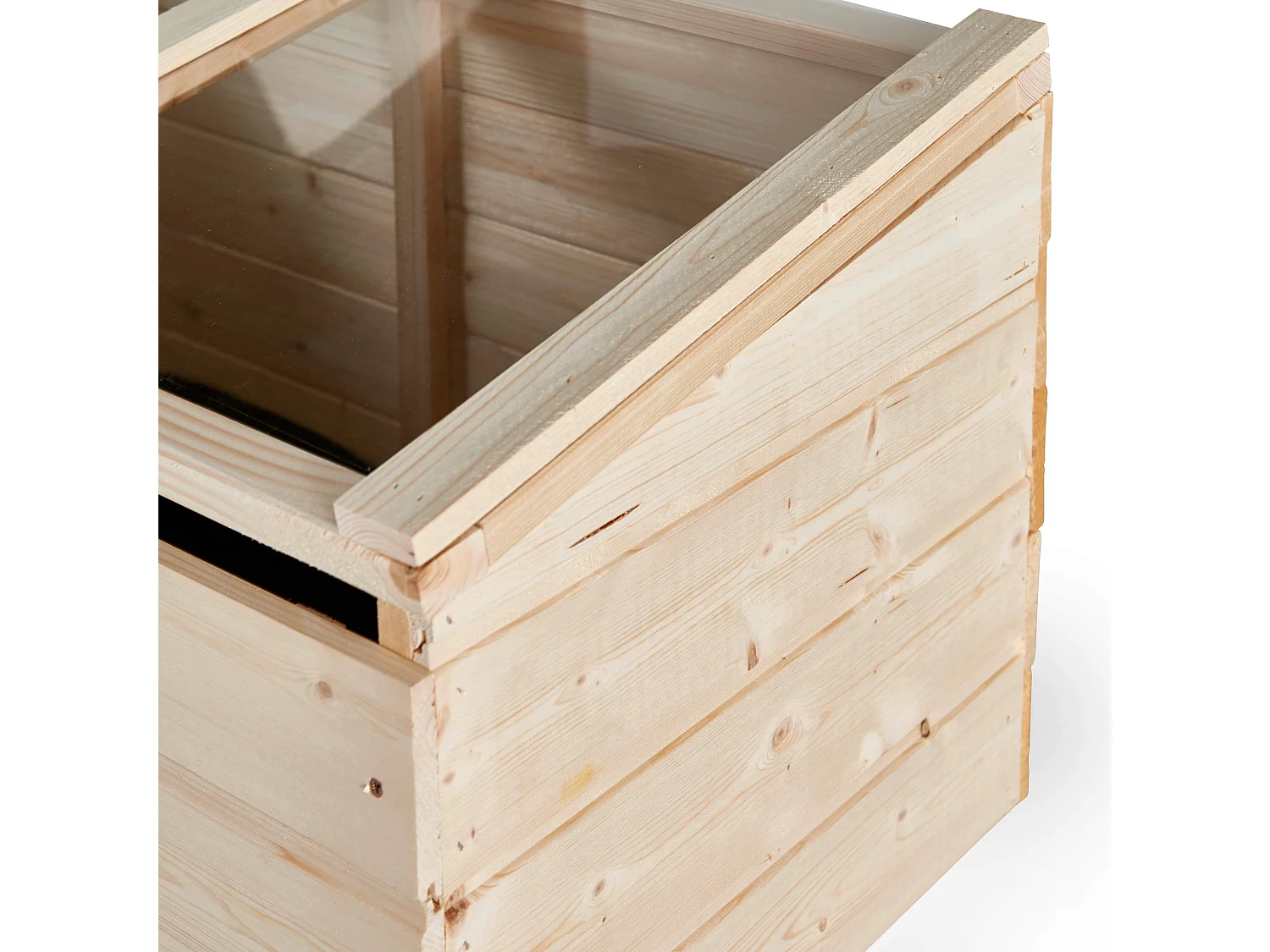 Carré potager avec un couvercle