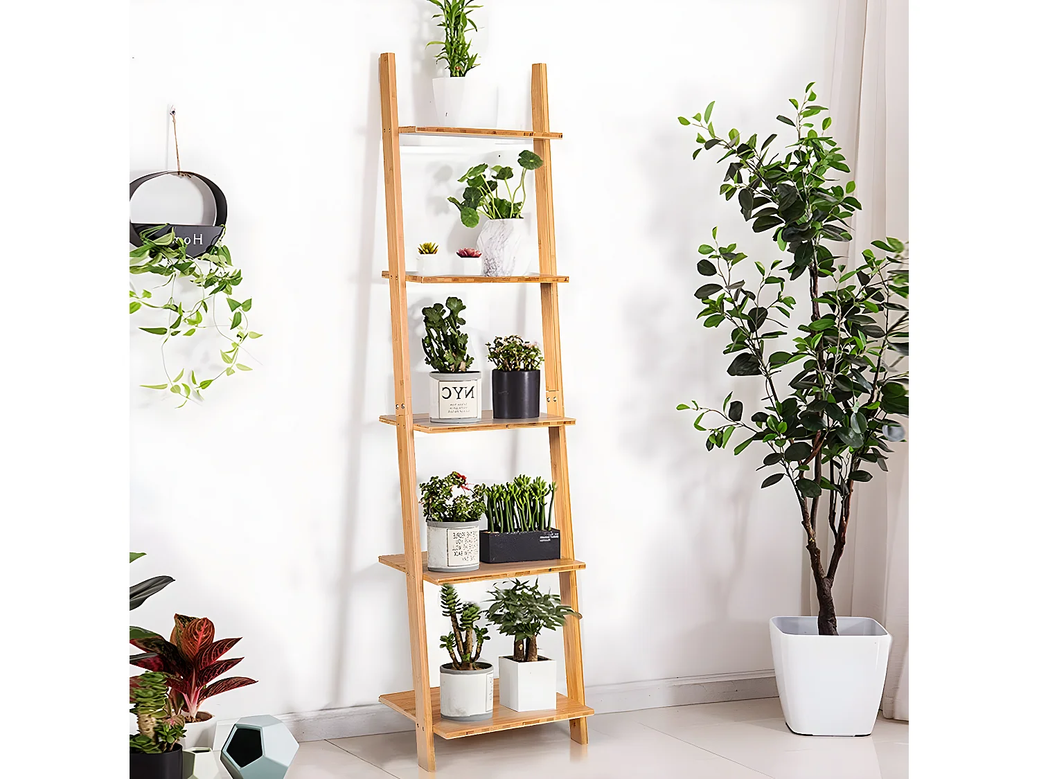 Leiterregal aus Bambus