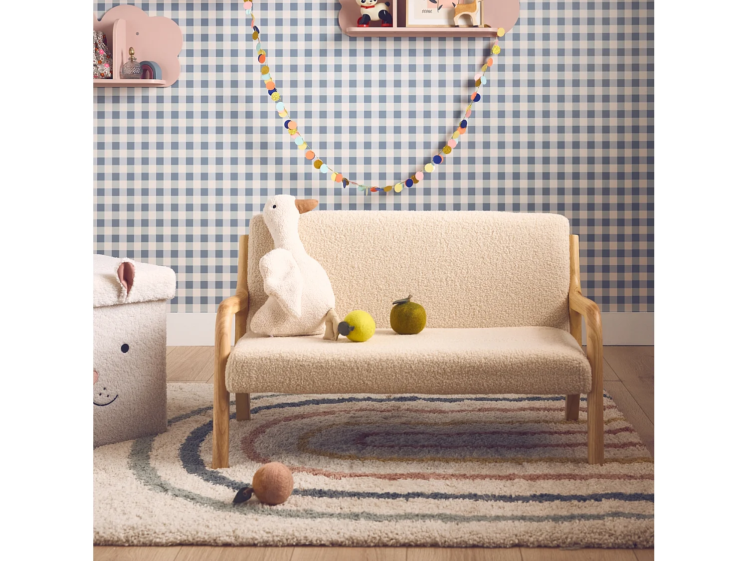 Banquette scandinave enfant en bois et tissu bouclette beige 2 places