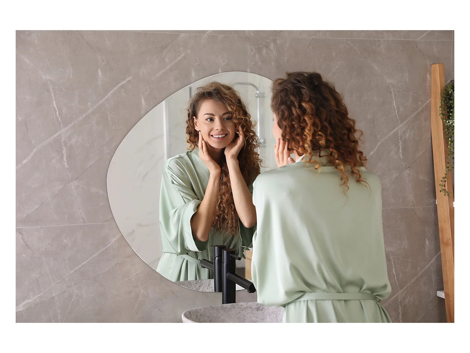 Unregelmäßiger Wandspiegel für das Wohnzimmer 47,9 cm x 48,3 cm