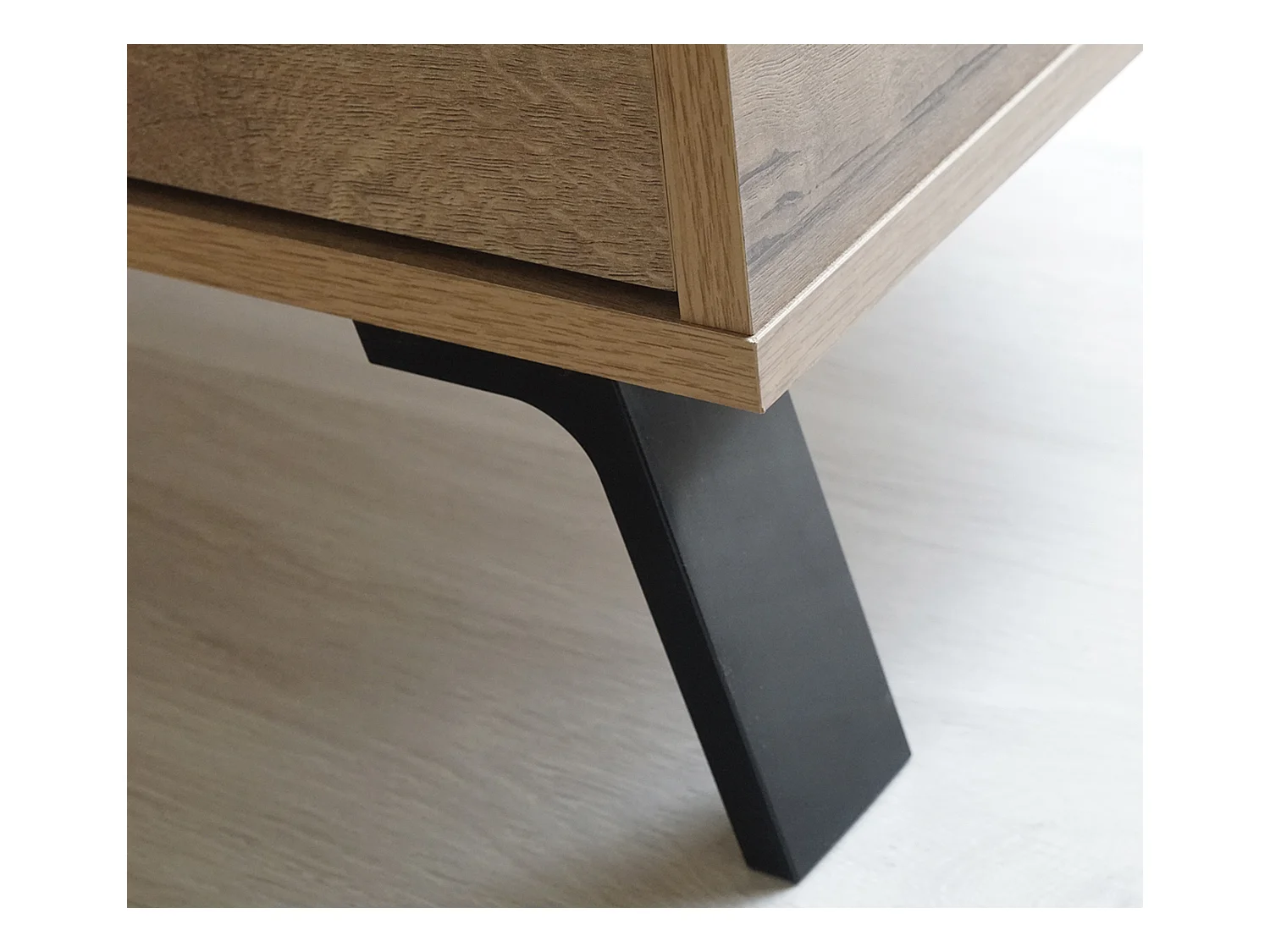 Table de chevet, Table de nuit couleur chêne doré - Longueur 50 x Hauteur 52 x Profondeur 35 cm