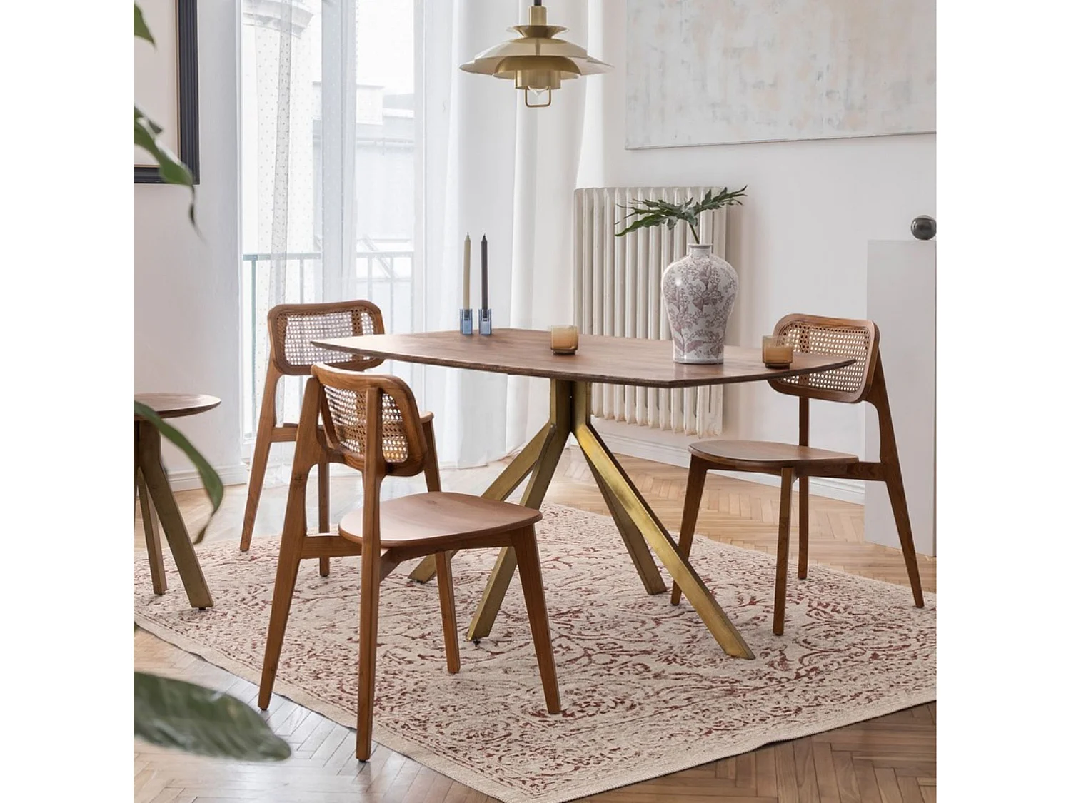 Table de salle à manger en manguier et pied laqué laiton L150 - RINGO