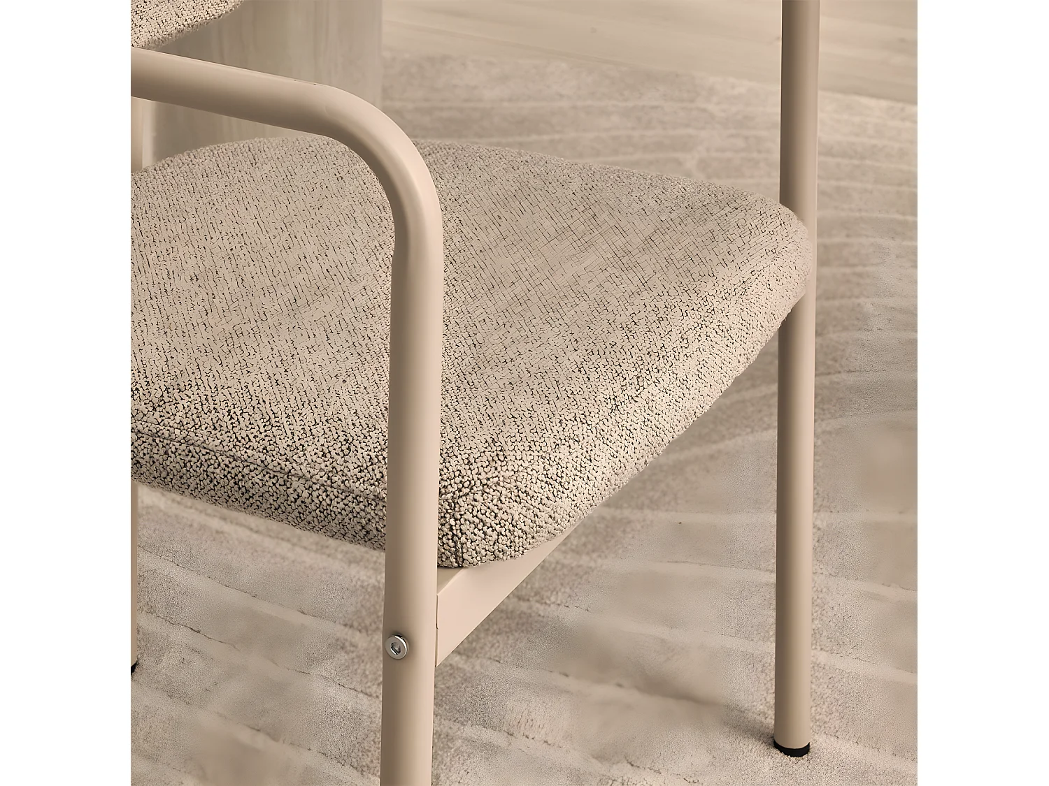 Stuart - Lot de 2 fauteuils de table en tissu bouclette pieds beiges - Beige