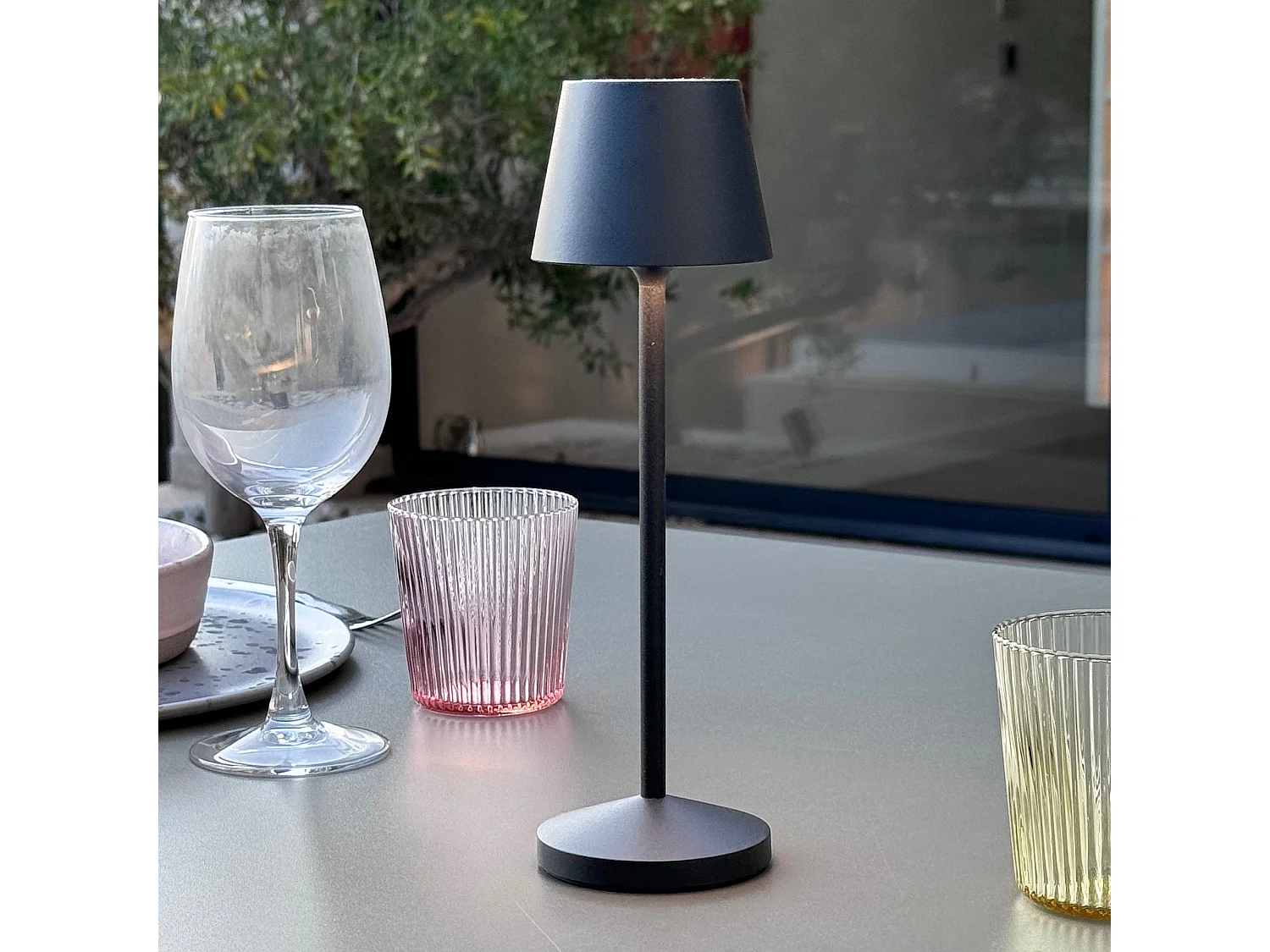 Lampe de table sans fil EMILY Gris anthracite Aluminium H25CM