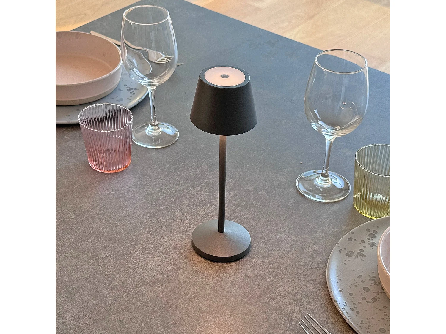Lampe de table sans fil EMILY Gris anthracite Aluminium H25CM