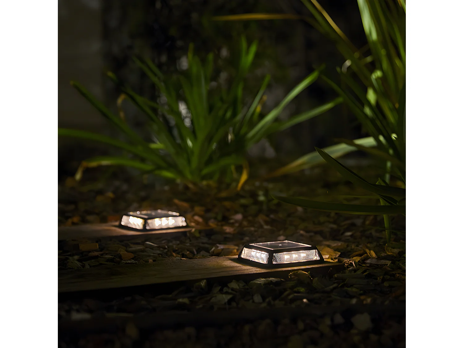 Lot de 8 balise solaires QUADRY Noir Aluminium D12cm