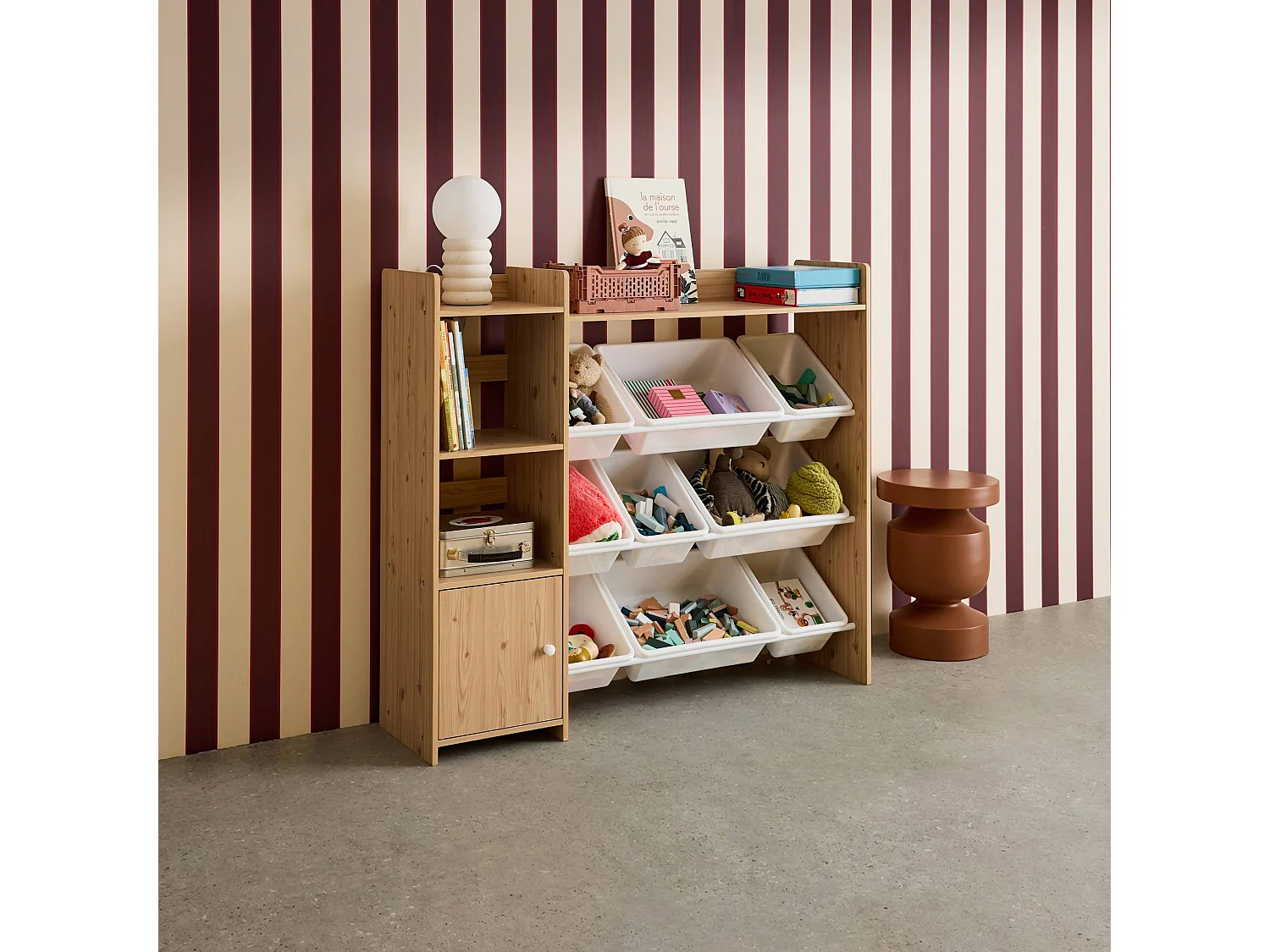 Meuble de rangement enfant. naturel. 9 bacs de rangement. 4 étagères. 1 porte