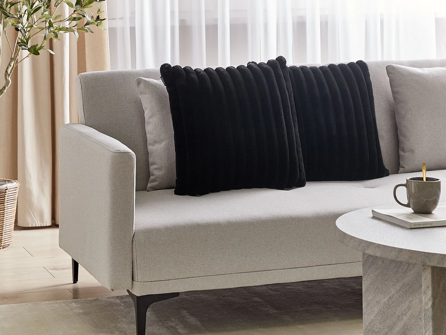 Set van 2 decoratieve kussens RAKYA Nepbont 45 x 45 cm Zwart Gestreept