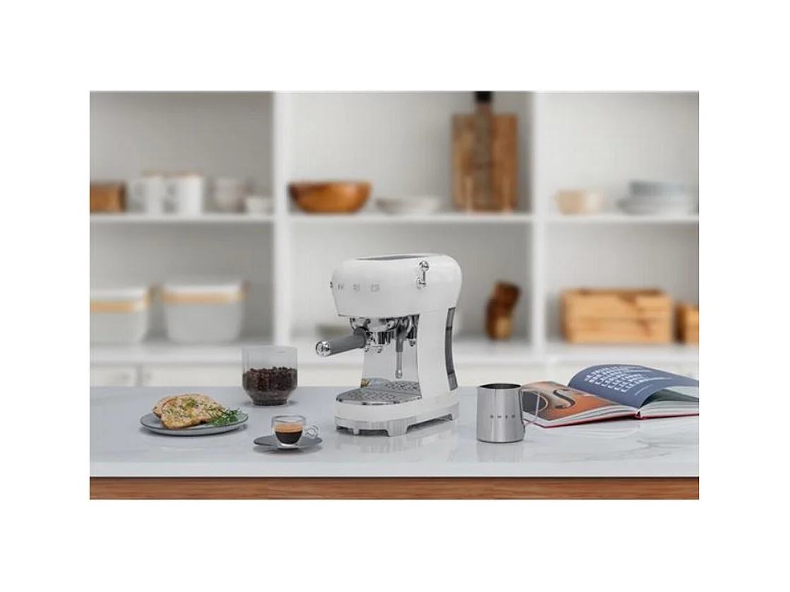 Smeg Machine à expresso 15 bars blanc - ECF02WHEU