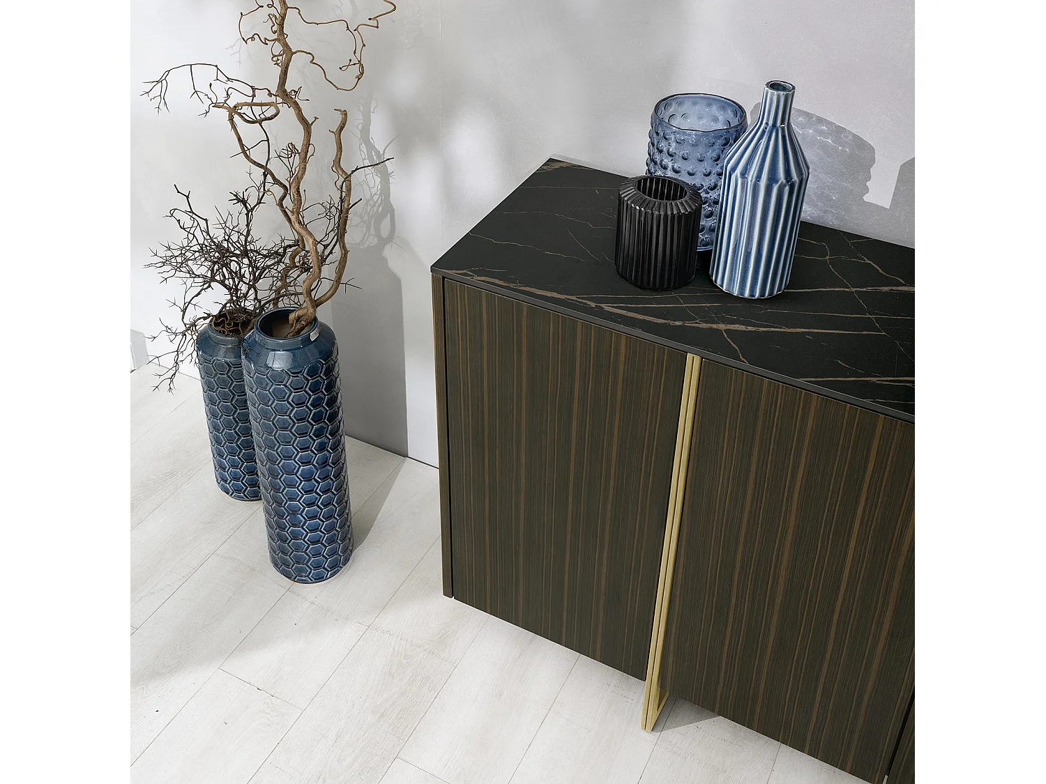 Omega - Dressoir met 4 deuren (160 x 40 x H 85 cm) in zwart keramiek