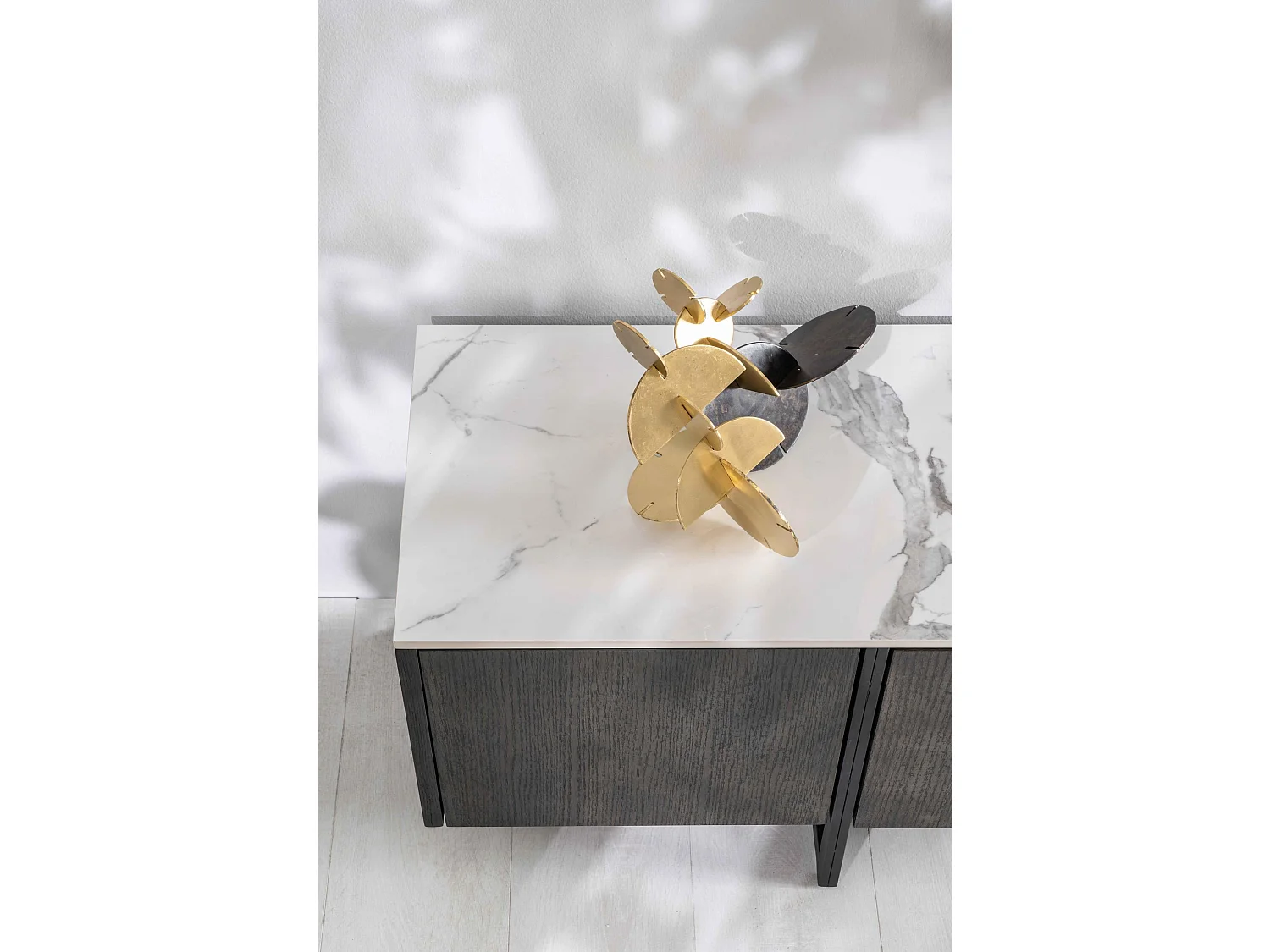 Alpha - TV-Schrank (180 x 40 x H 45 cm) aus dunkelgrauer Keramik