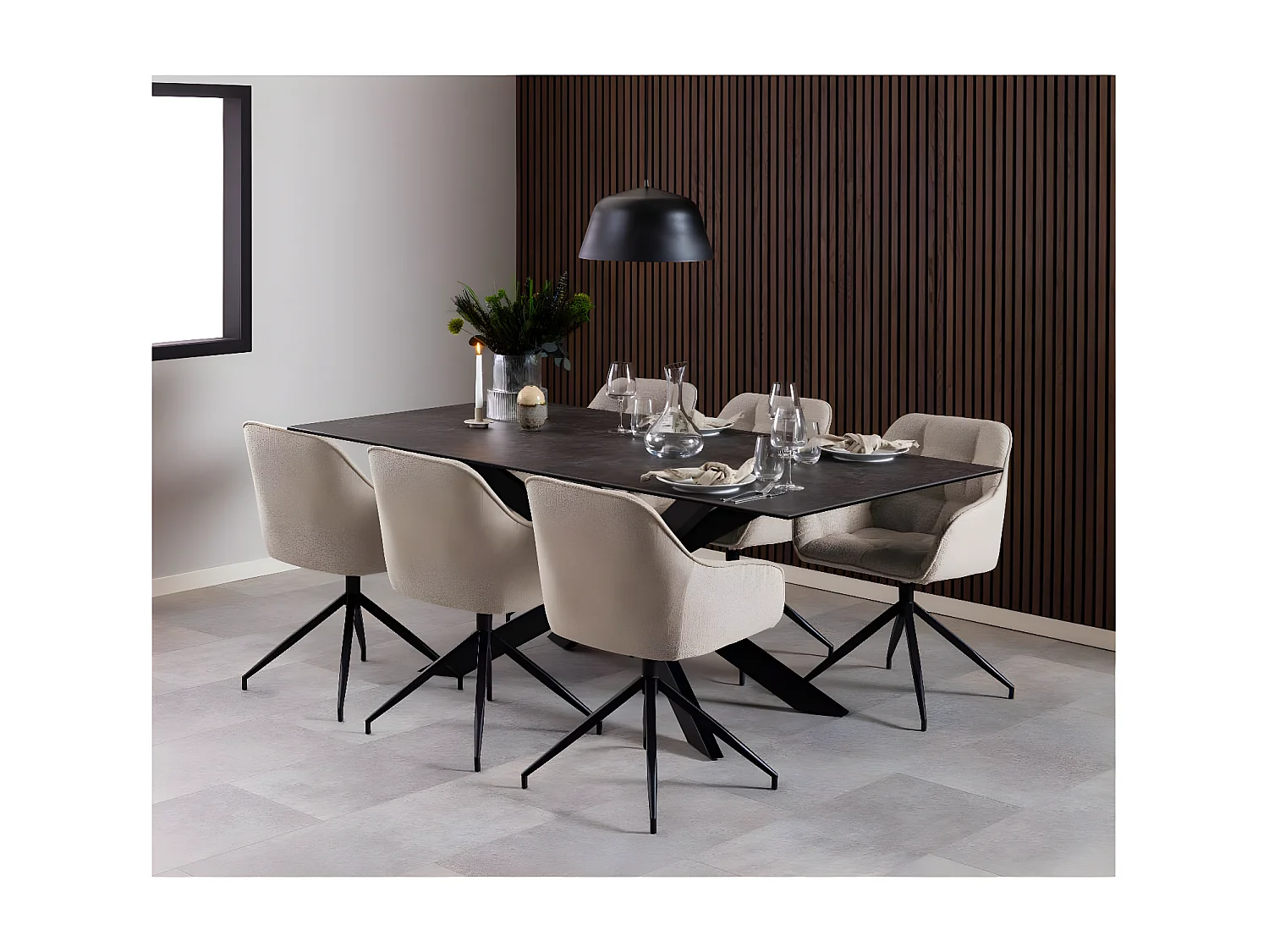 Brooke chaise de salle à manger avec accoudoirs fonction pivotante beige.