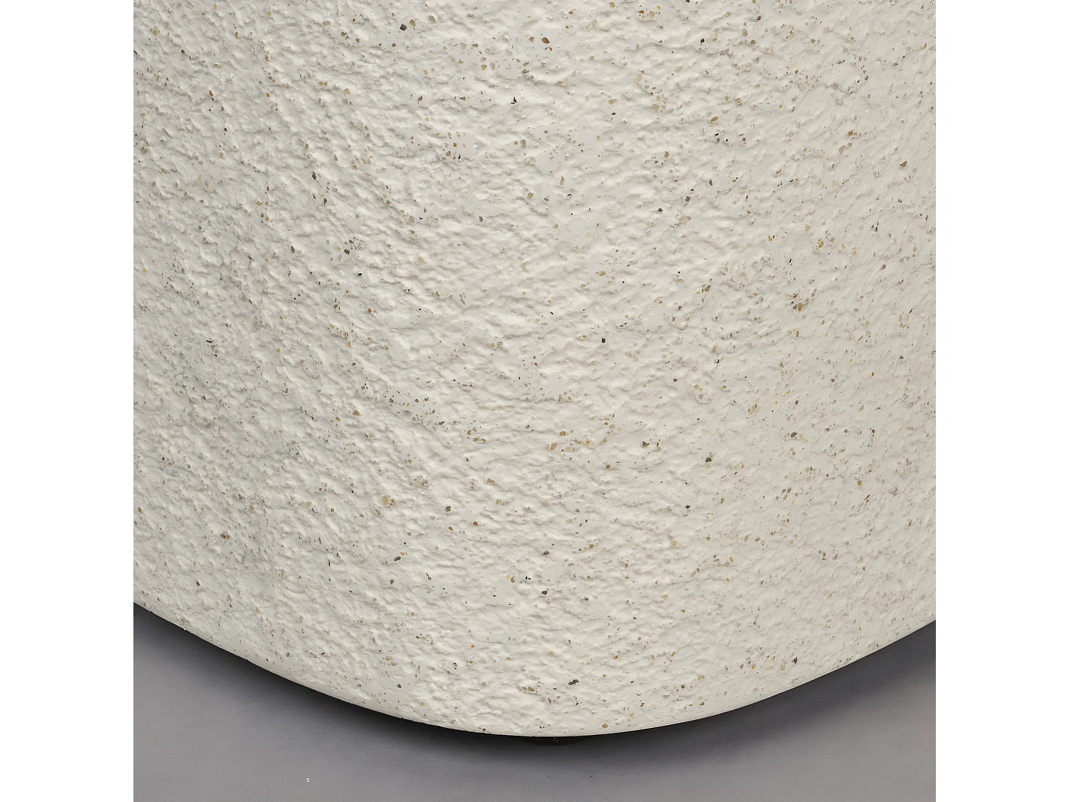 Veda - Table d'appoint organique en marbre recyclé H35cm - Ecru