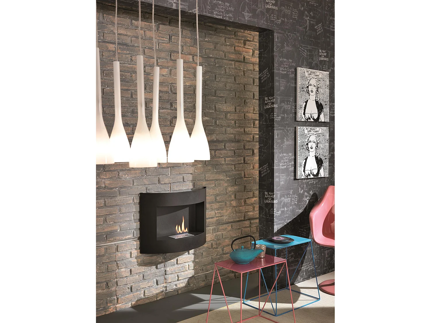 Redonda Biocheminée murale en métal noir