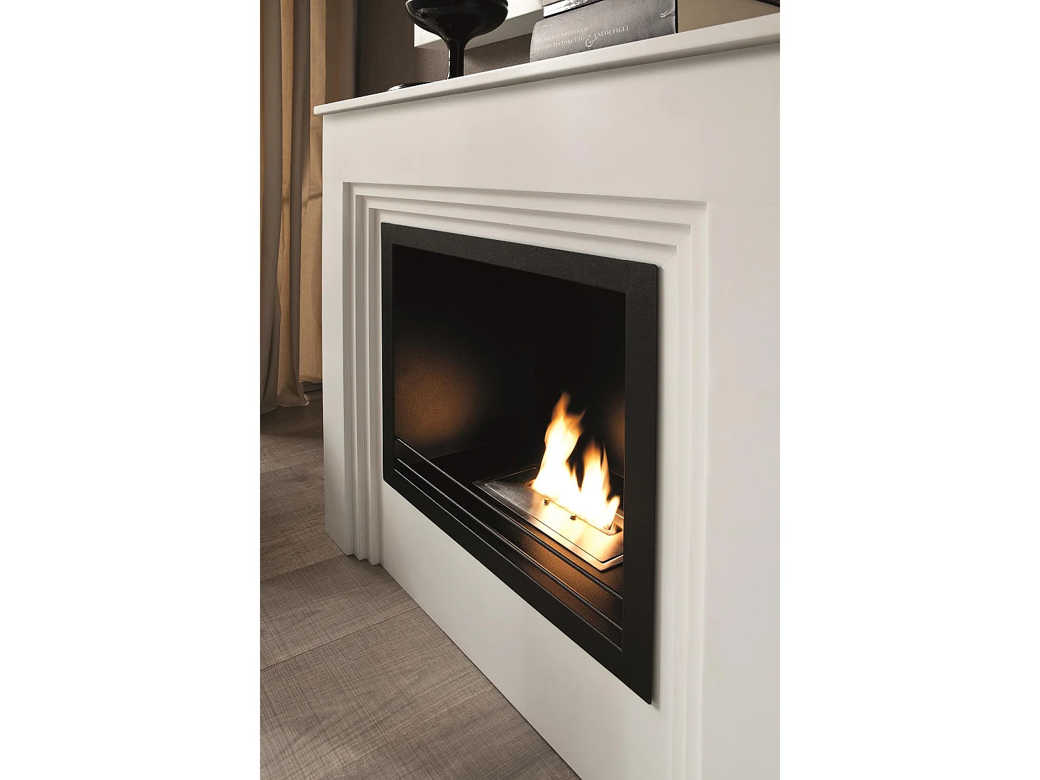 Family - Bodenstehender Biokamin aus weiß lackiertem MDF