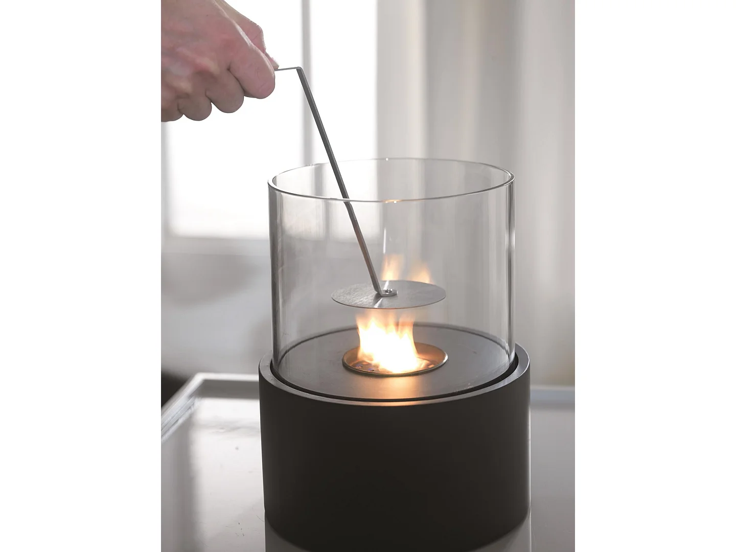 Cheminée bio de table en métal noir 22x22x27h cm