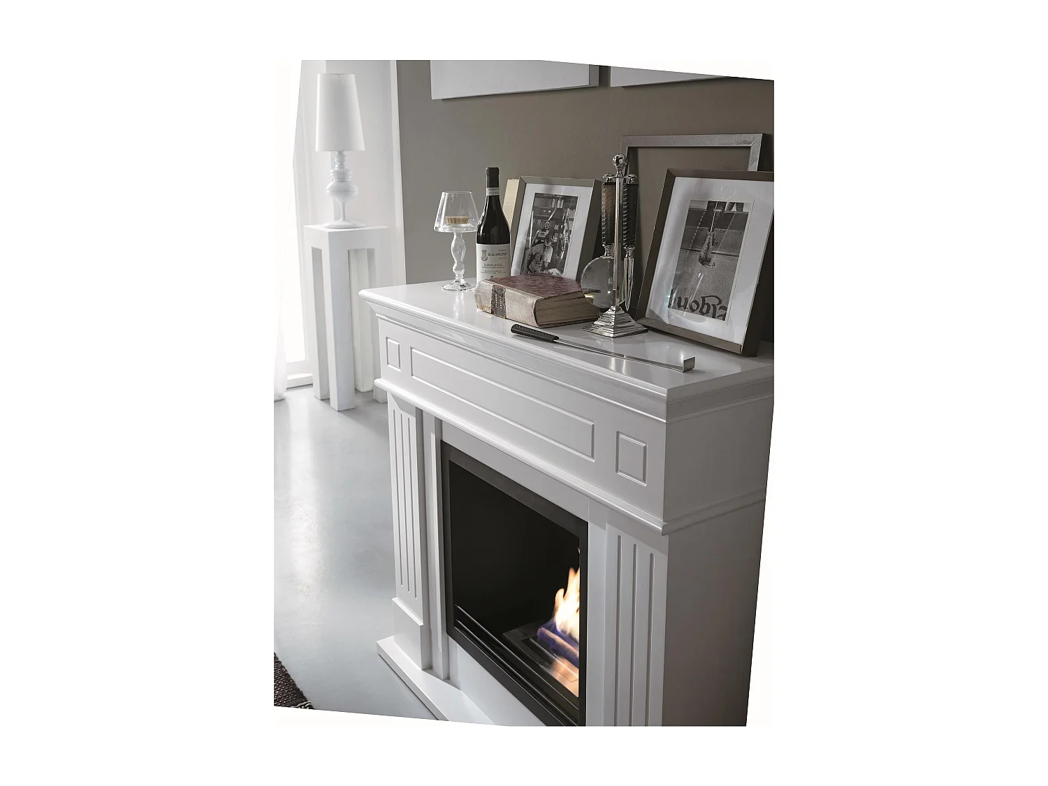 Nostalghia - Bodenbiokamin aus weiß lackiertem MDF