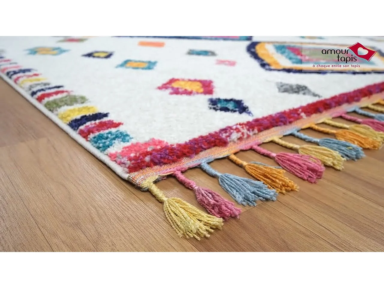 Tapis berbère 120x170 tissé motif ethnic LYN5 OURIKA F ivoire