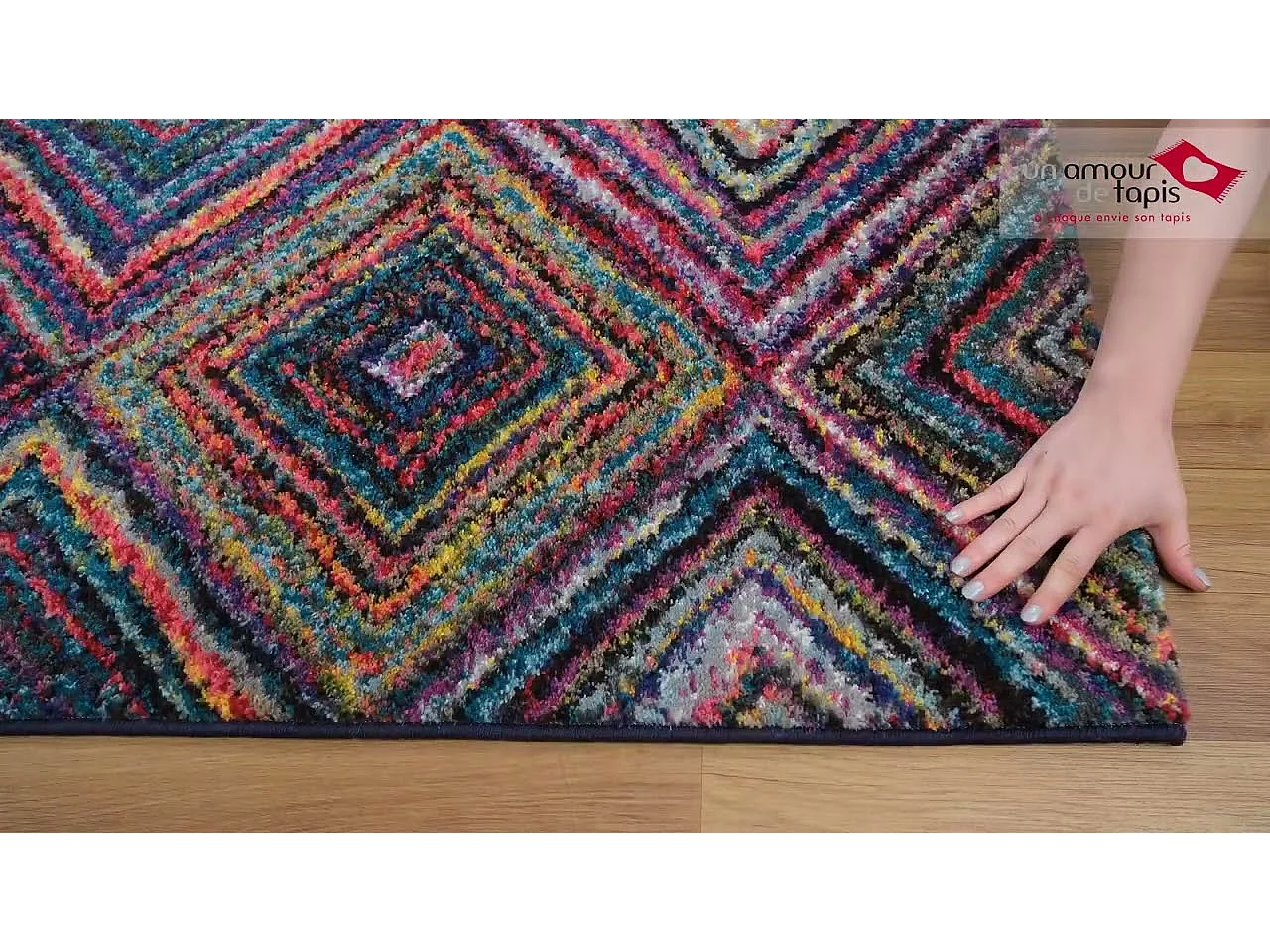 tapis chambre 80x150 tissé multicolore rectangle motif géométrique LYN6 CARI