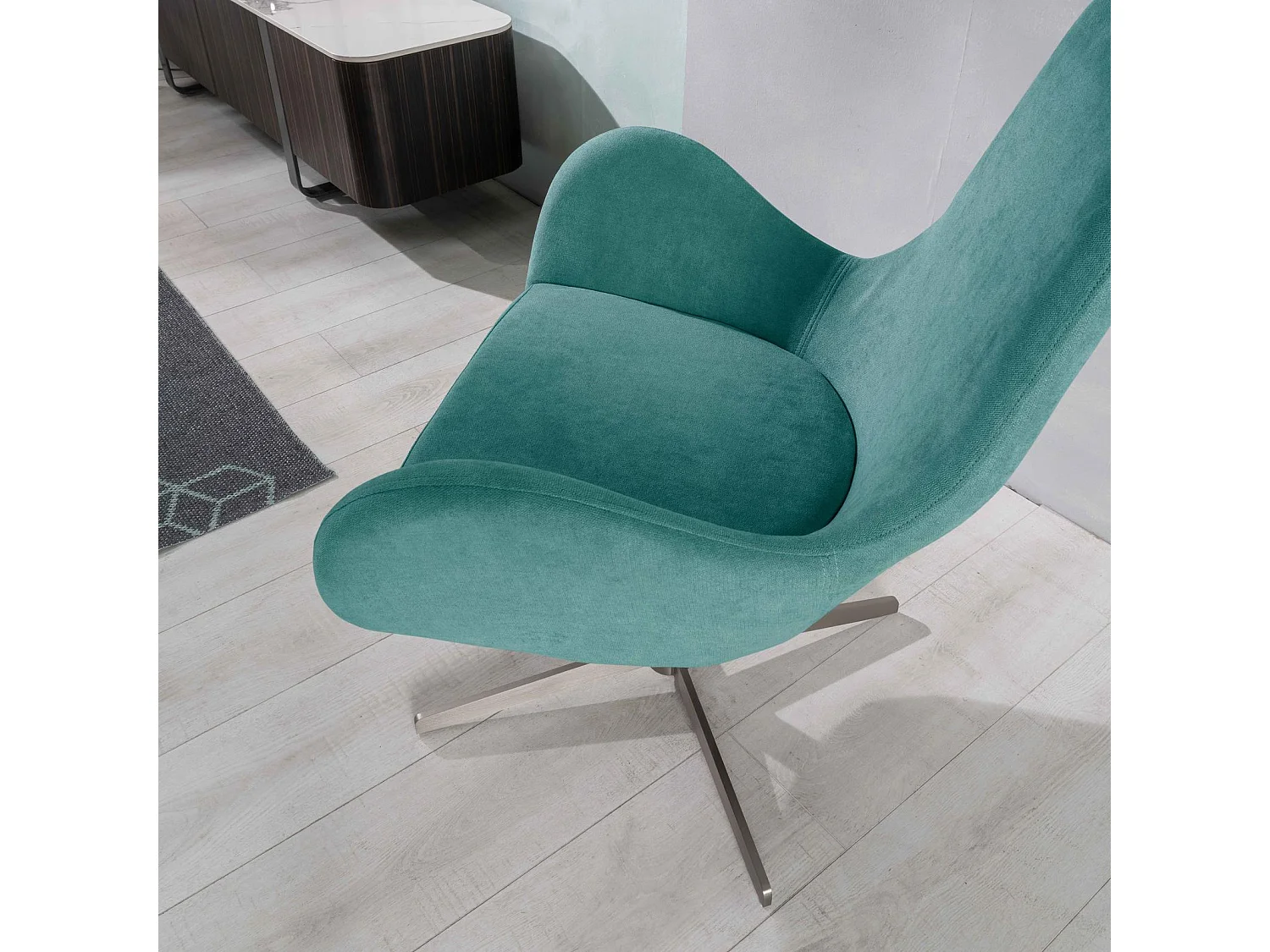Olga - Poltrona girevole in tessuto acquamarina