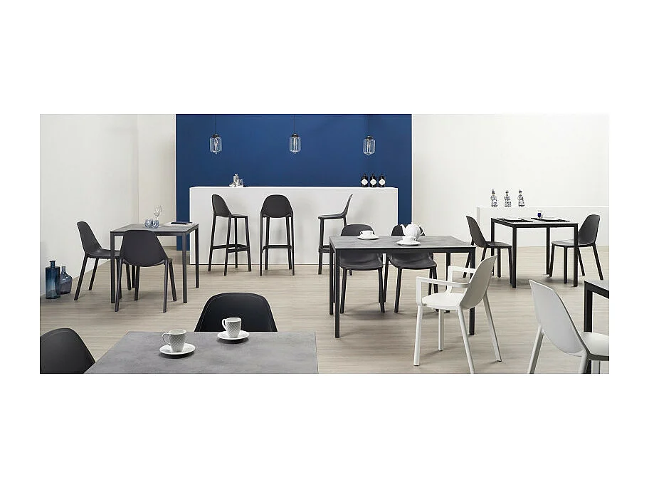 Chaise PIU interieur et exterieur