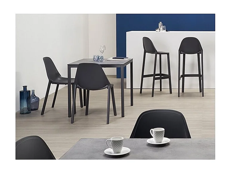 Chaise PIU interieur et exterieur