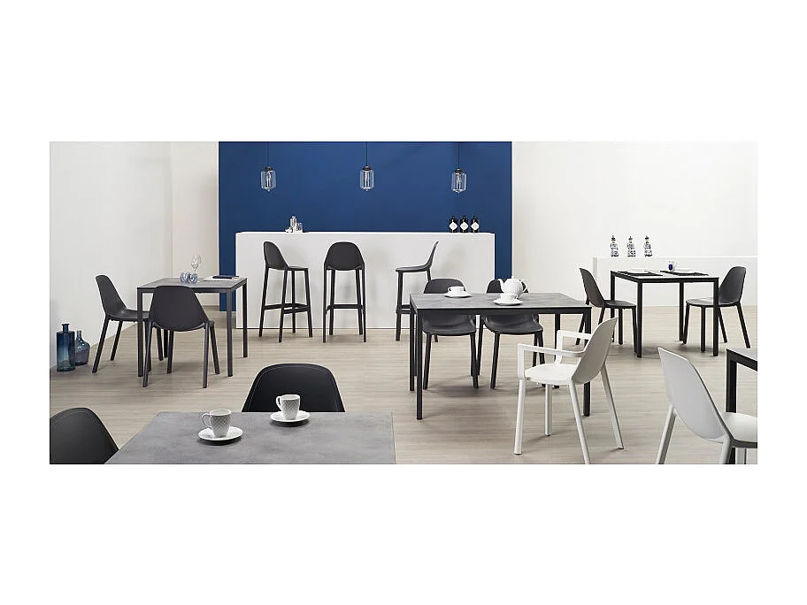 Chaise PIU interieur et exterieur