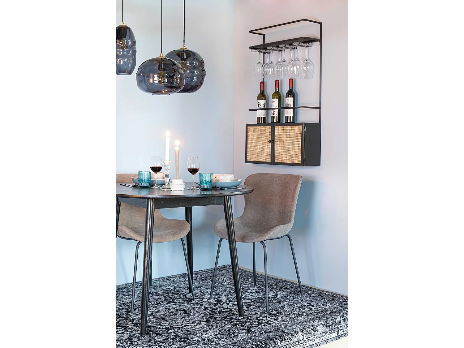 2 chaises design de salle à manger Junzo