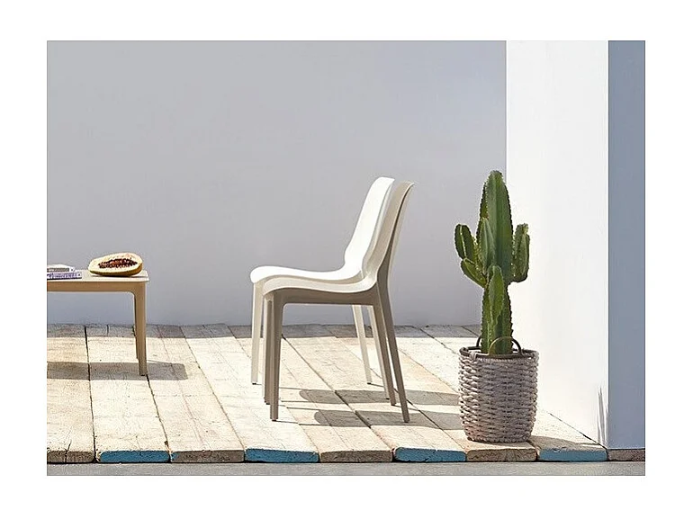 2 chaises design Ginevra pour intérieur ou extérieur - Scab