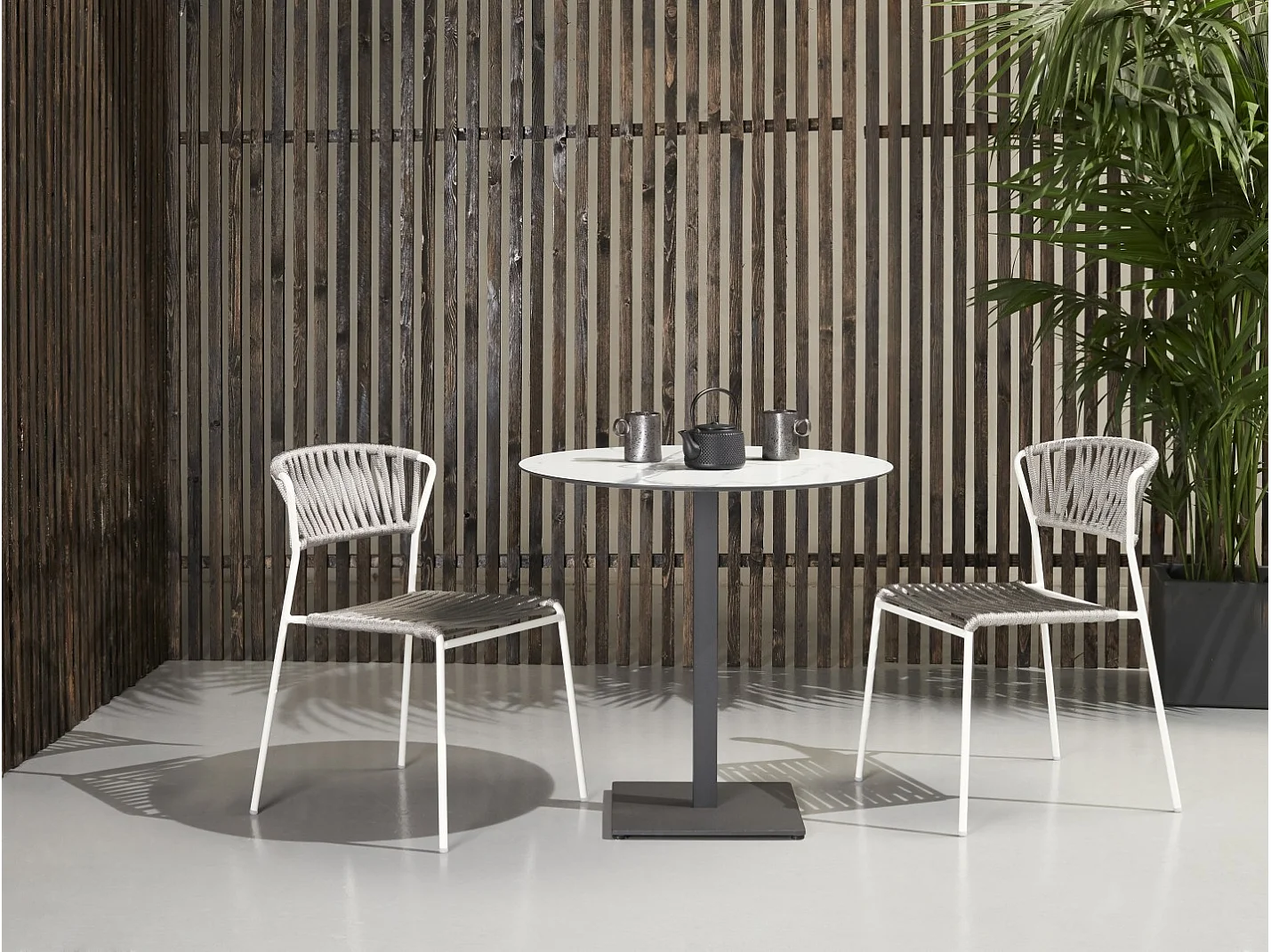 Lot de deux chaises indoor outdoor Filo cadre blanc