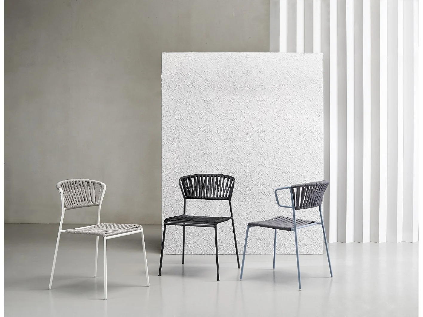 Lot de deux chaises indoor outdoor Filo cadre blanc