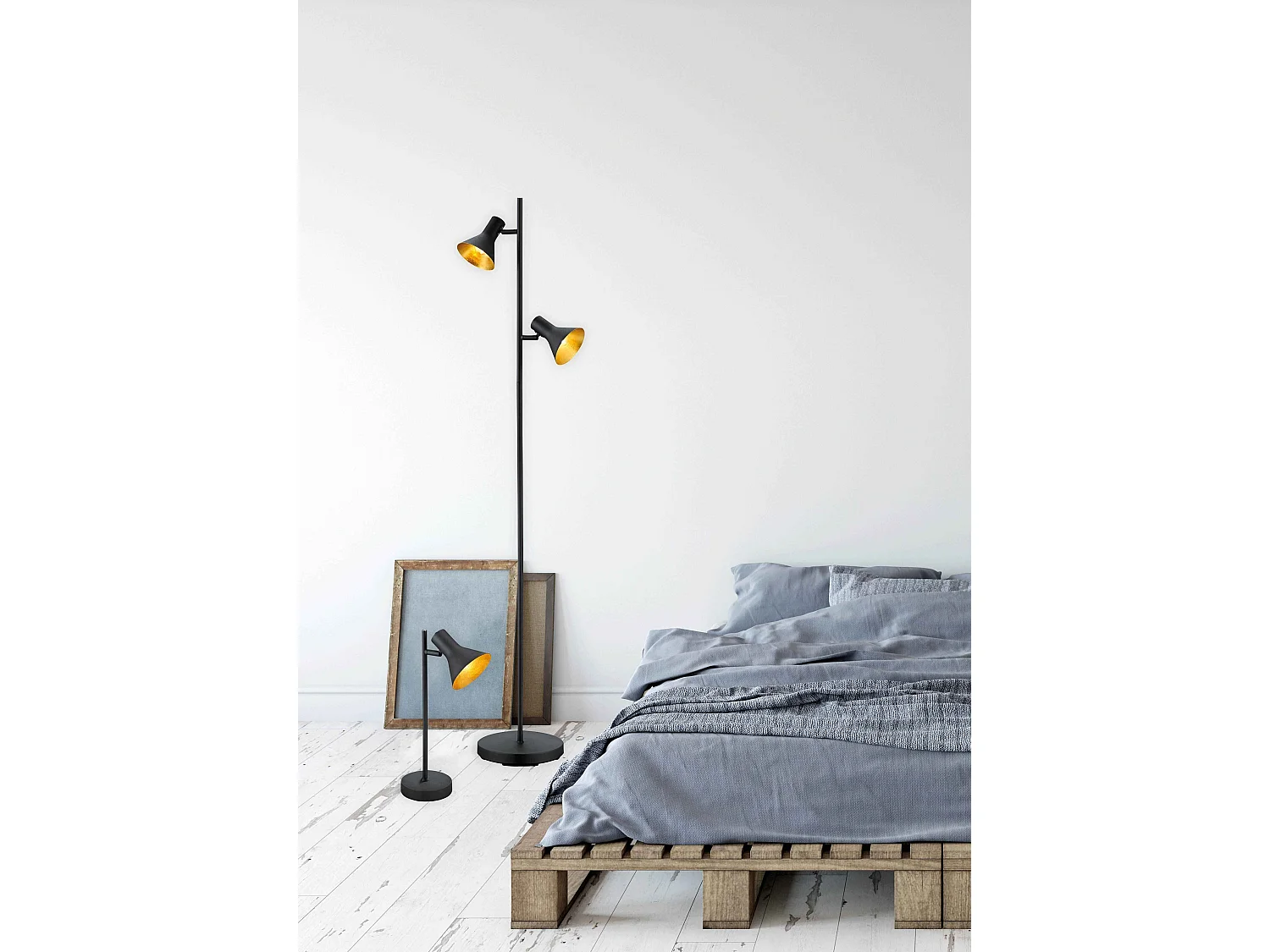 Piantana, metallo, nero e oro, H 144 cm, Nina