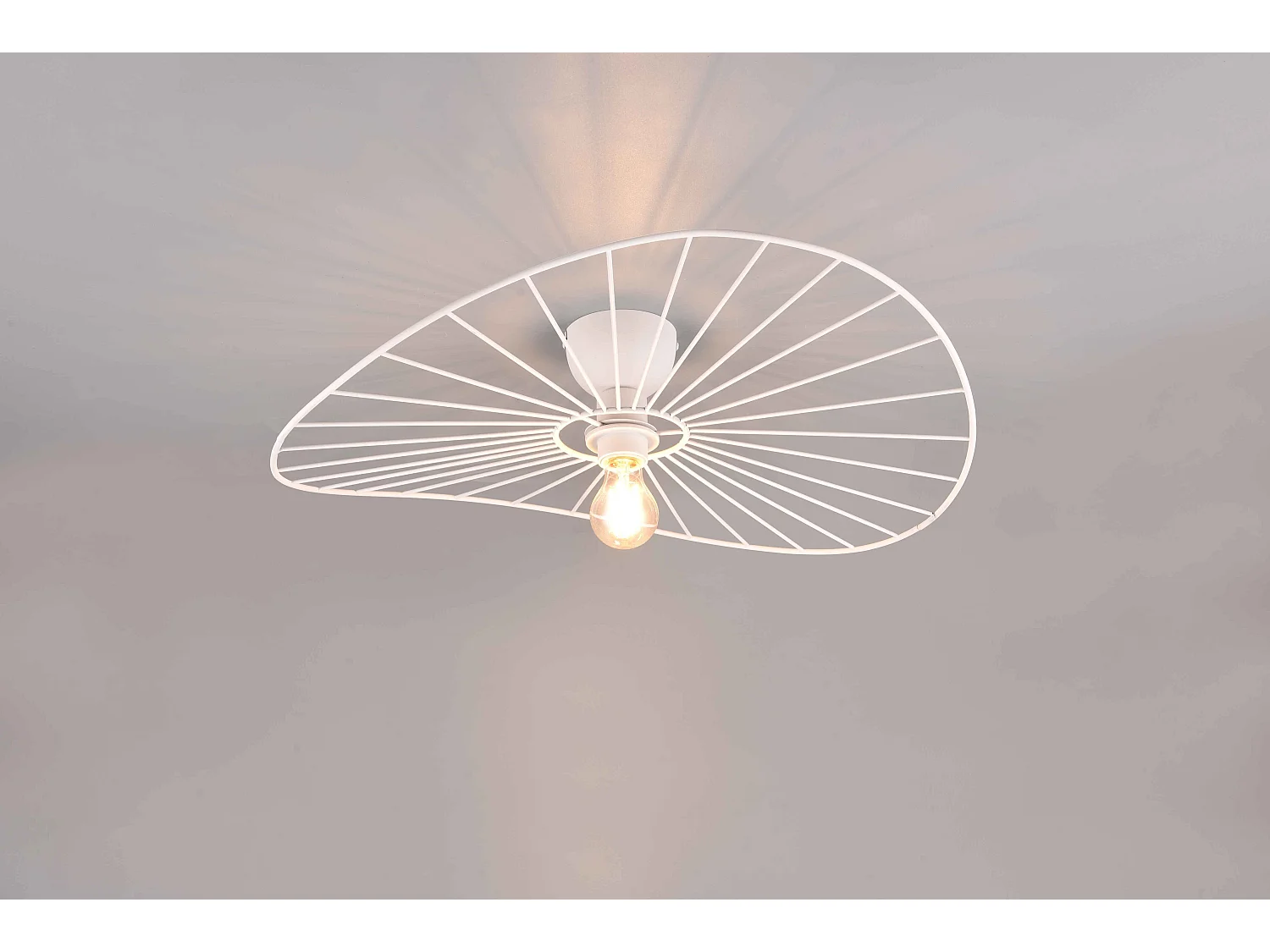 Lampe de plafond design en métal Chapeau