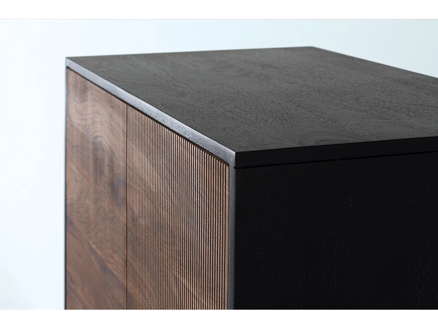 Kast in bois manguier en metaal