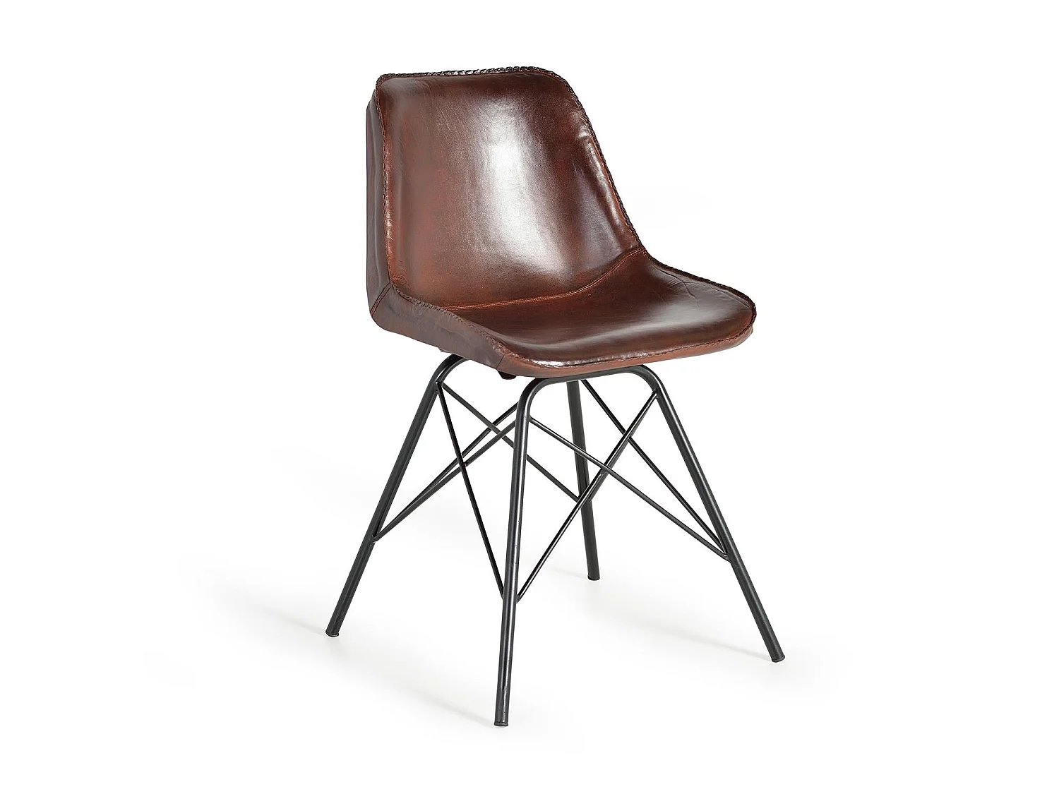 Chaise de style industriel recouverte de cuir naturel