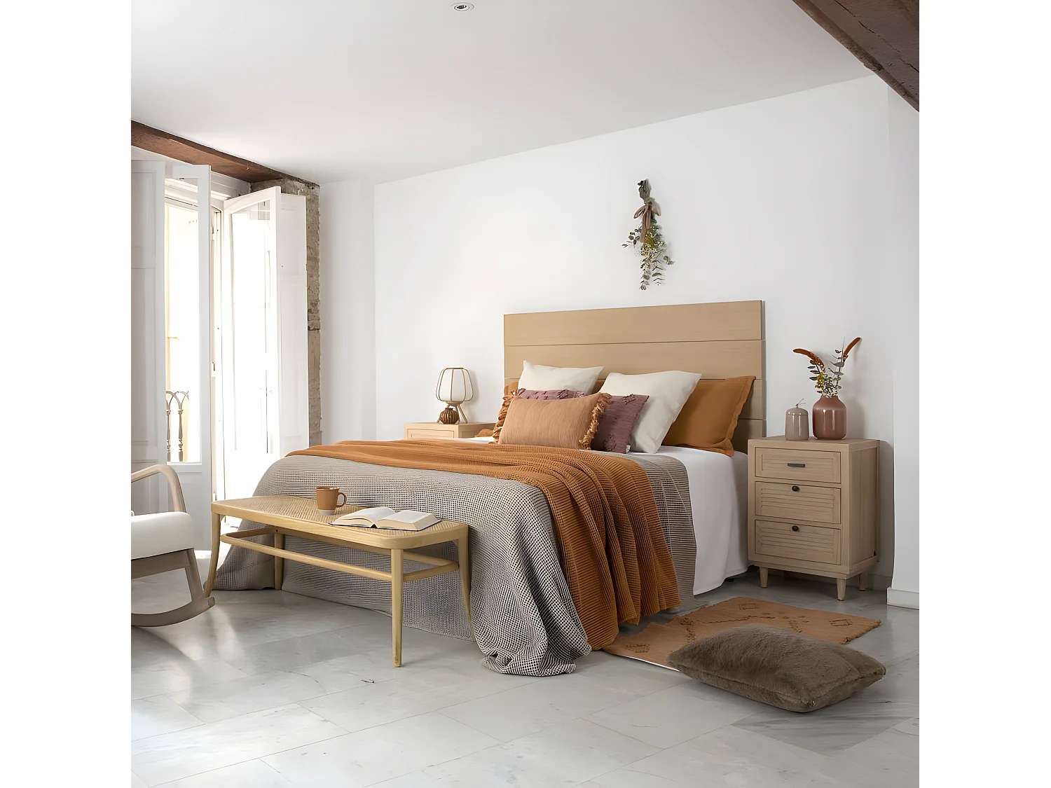 Comodino legno massello, pannello in mdf e impiallacciatura  naturale 37x69