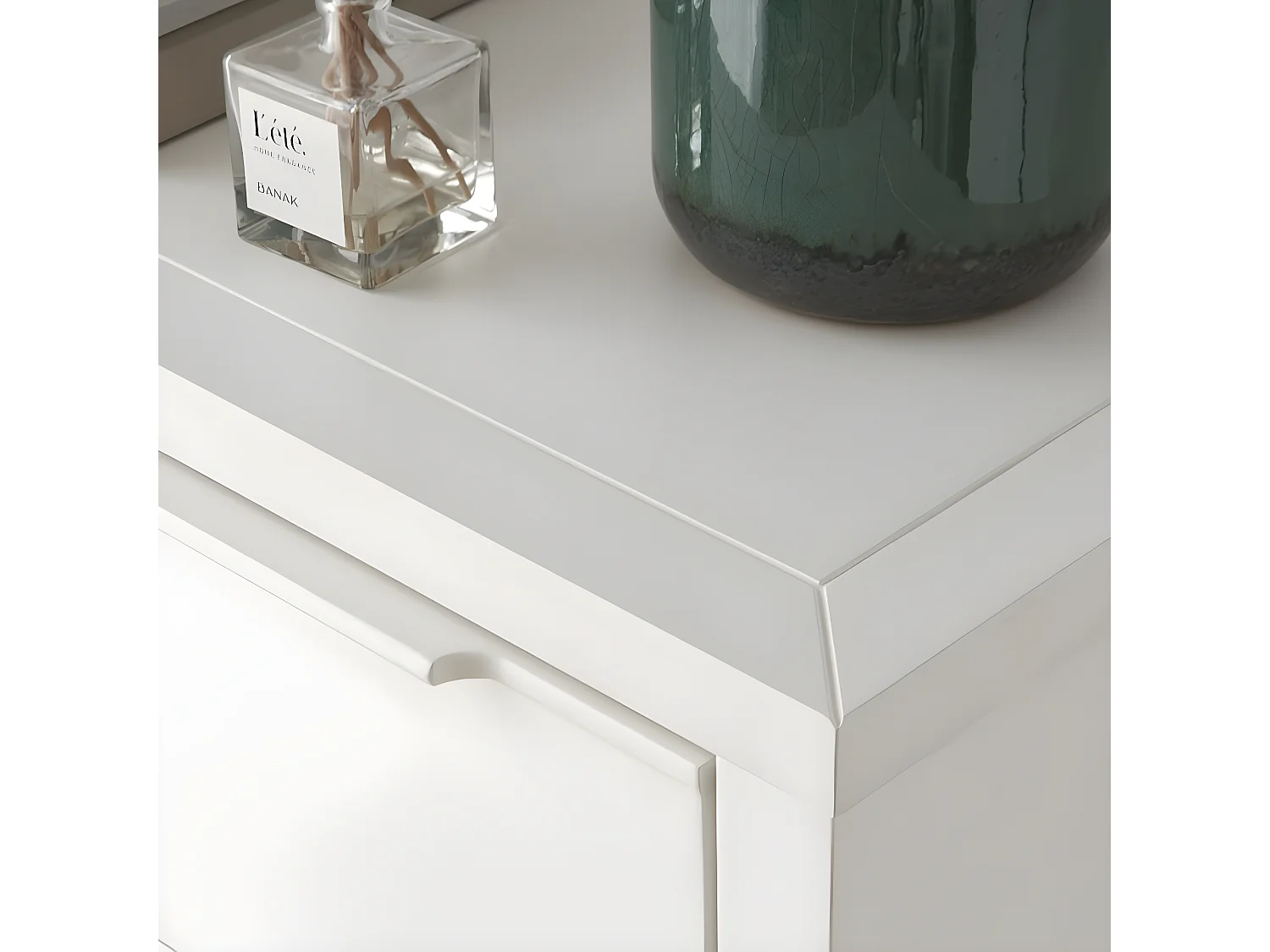 Chiffonnier effet bois blanc 68x128