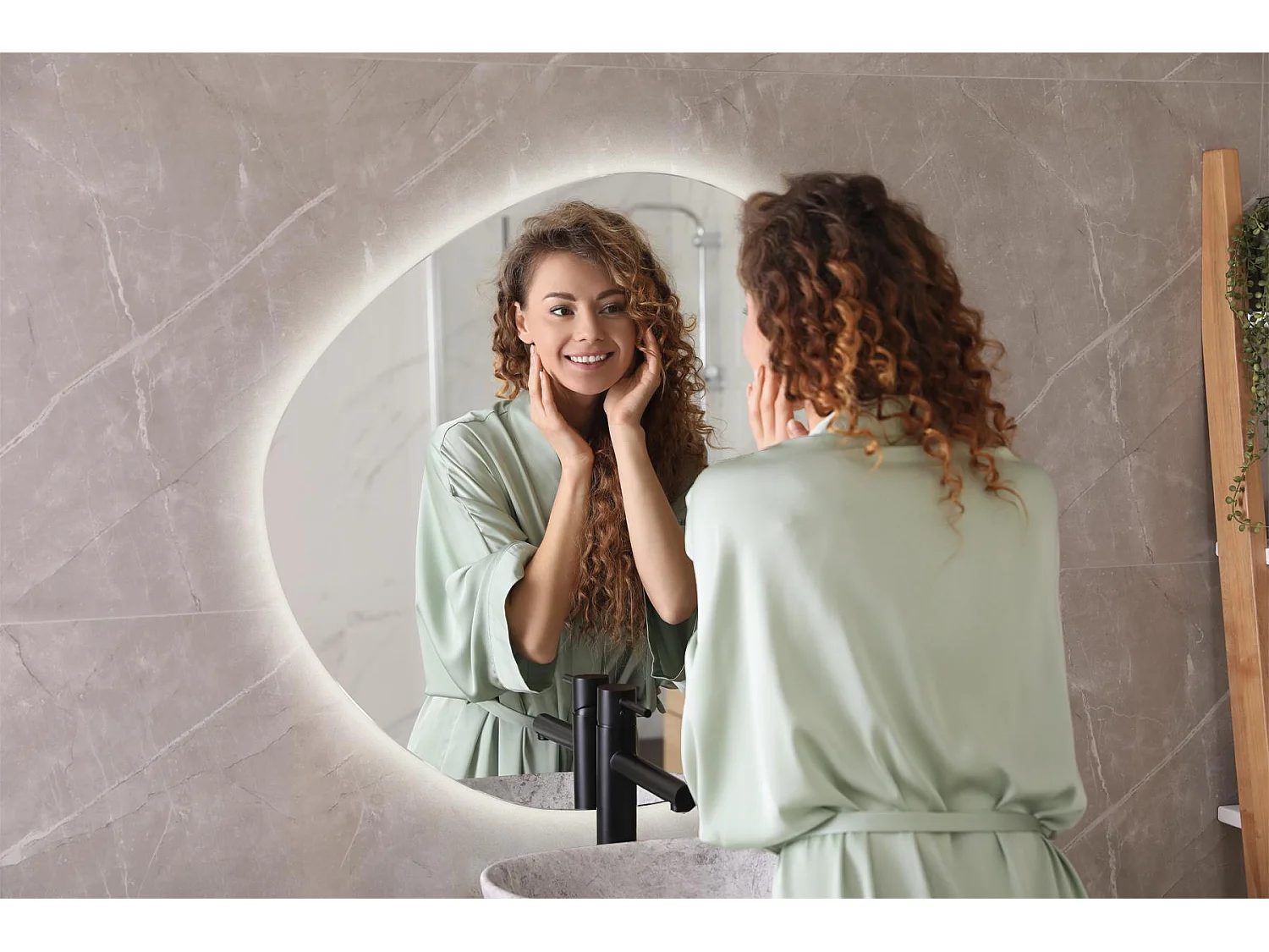 Miroir LED décoratif de forme irrégulière - Tulup - 86,2 cm x 86,9 cm - Lumière chaude