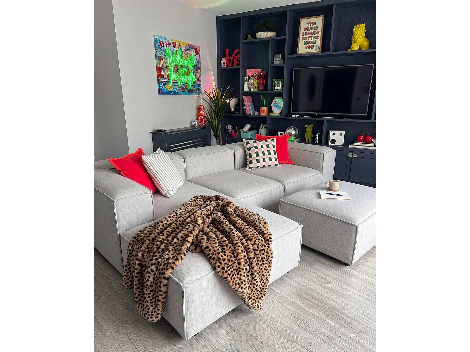 Narzuta na łóżko KUDELI Sztuczne futro 150 x 200 cm Brązowy