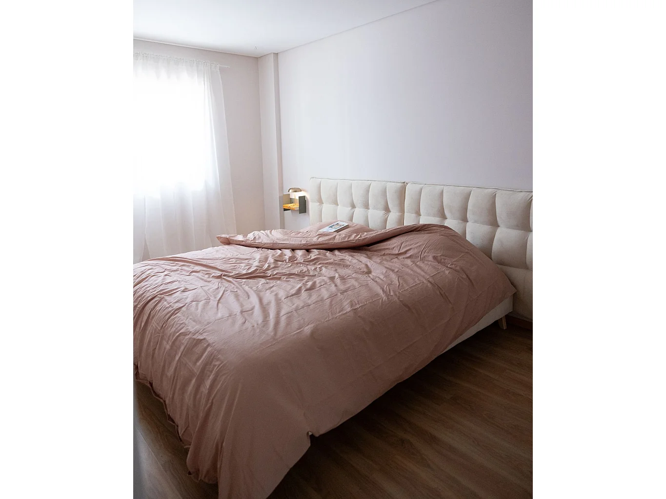 Lit avec sommier Velours SENLIS 180 x 200 cm Beige